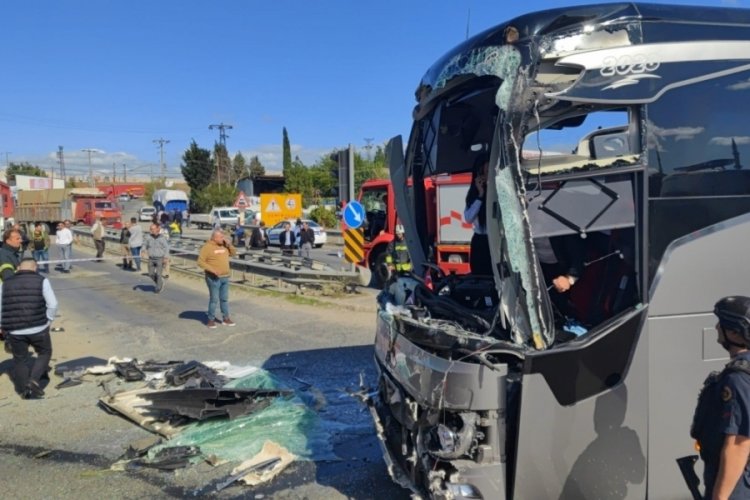 Tekirdağ'da otob&uuml;sle tır &ccedil;arpıştı! 6 yaralı