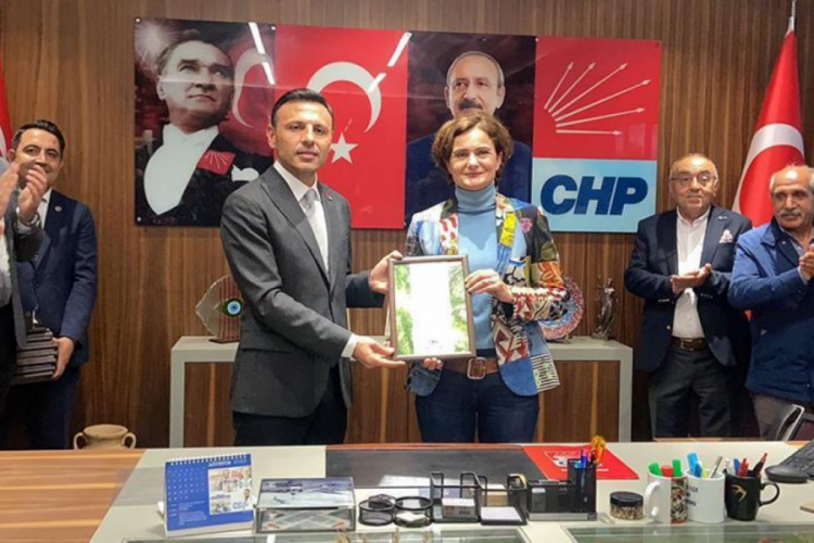 Canan Kaftancıoğlu g&ouml;revini devretti