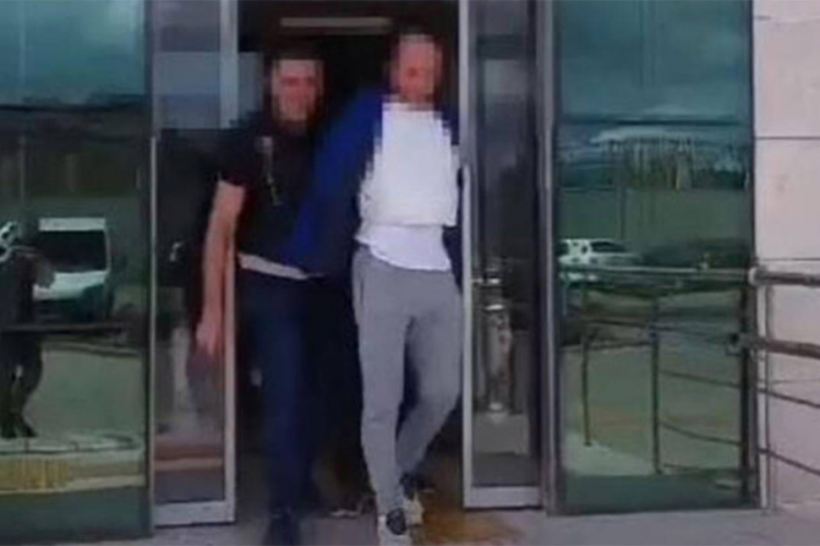 G&ouml;zaltına alınan voleybol antren&ouml;r&uuml; &ccedil;ocuğun cinsel istismarından tutuklandı