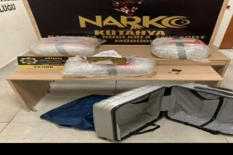 K&uuml;tahya'da 17 kilo uyuşturucu ele ge&ccedil;irildi