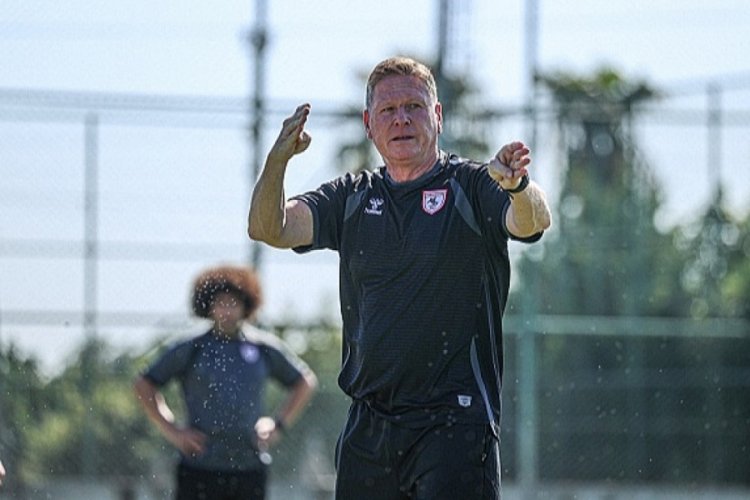 Samsunspor'da teknik direkt&ouml;r Markus Gisdol ilk antrenmanına &ccedil;ıktı