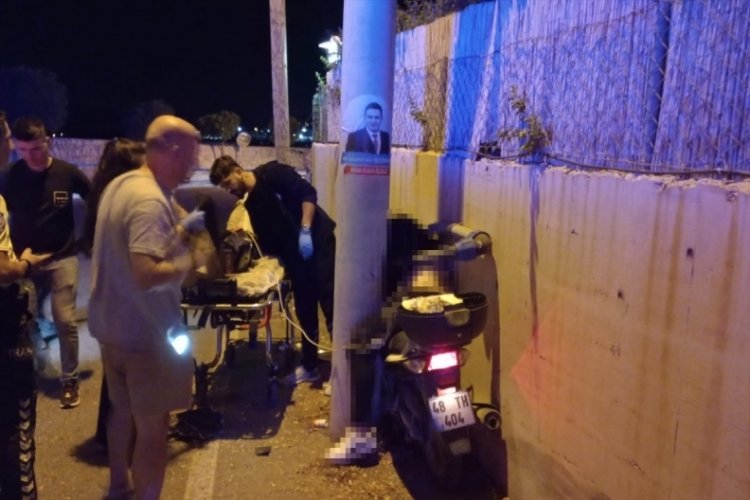 Muğla'da aydınlatma direği ile istinat duvarı arasına sıkışan motosiklet s&uuml;r&uuml;c&uuml;s&uuml; &ouml;ld&uuml;