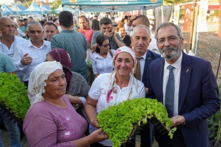 Mersin'de Tarsus Belediyesi &uuml;cretsiz fide ve tohum dağıtıyor