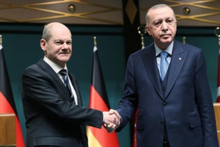 Cumhurbaşkanı Erdoğan'dan barış diplomasisi: Şans&ouml;lye Scholz ile g&ouml;r&uuml;şt&uuml;