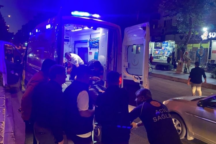Diyarbakır'da karşıdan karşıya ge&ccedil;mek isterken otomobil &ccedil;arptı!