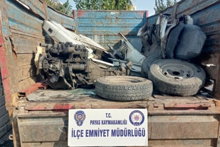 Hatay'da &ccedil;alınan otomobilin par&ccedil;aları bulundu