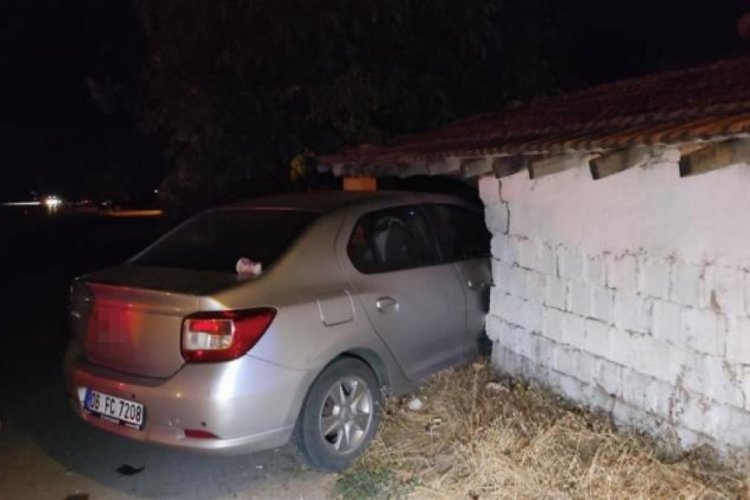 Nevşehir'de minib&uuml;s ile otomobil &ccedil;arpıştı! 14 yaralı