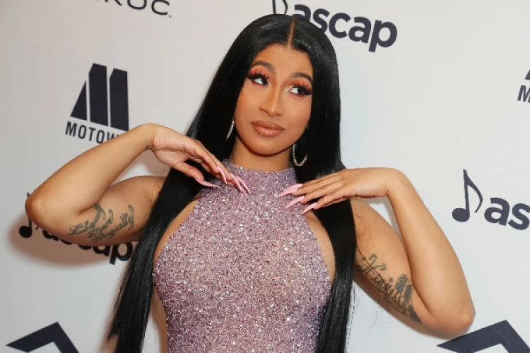 Cardi B'ye 500 bin dolar değerinde hediye!
