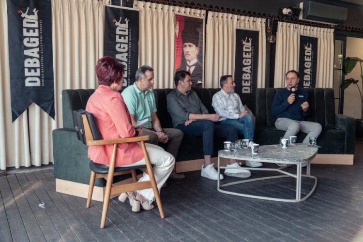 &Ouml;ng&ouml;ren ve Ene Denizli'de soruları cevapladı