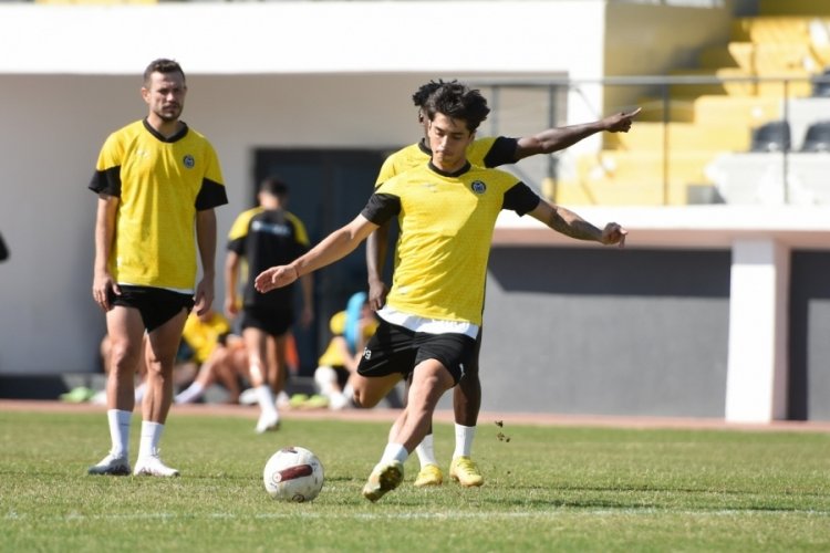 Manisa FK, &Uuml;mraniyespor ma&ccedil;ı hazırlıklarını s&uuml;rd&uuml;rd&uuml;