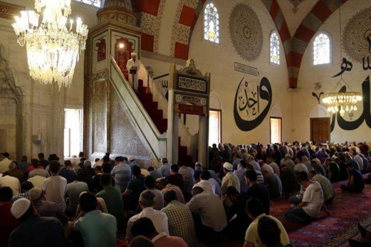 Cuma hutbesinde Gazze mesajı: Zul&uuml;mle Abat Olunmaz