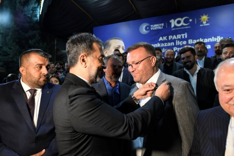 AK Parti'ye 1500 yeni &uuml;ye katıldı