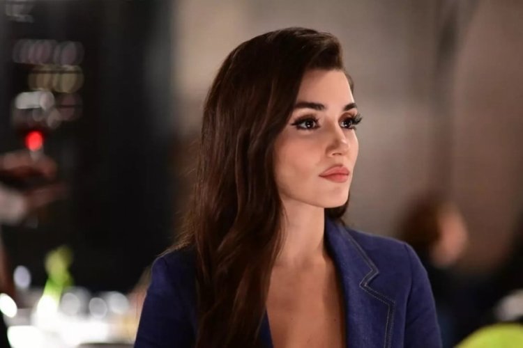 Hande Er&ccedil;el'den İtalya pozları