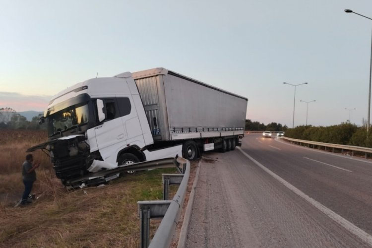 Taksiyle tehlikeli dans: Kurtarmak isterken devrildi