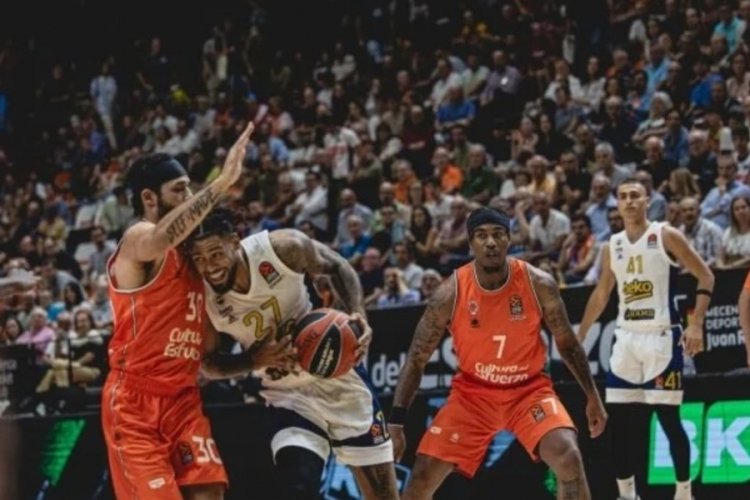 Fenerbah&ccedil;e, Valencia'ya kaybetti