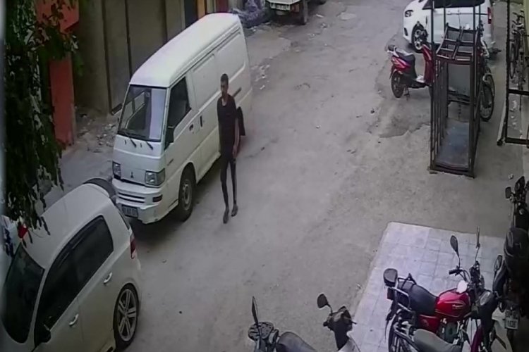 19 yıl hapis cezası bulunan hırsızı &ccedil;aldığı bisiklet ele verdi