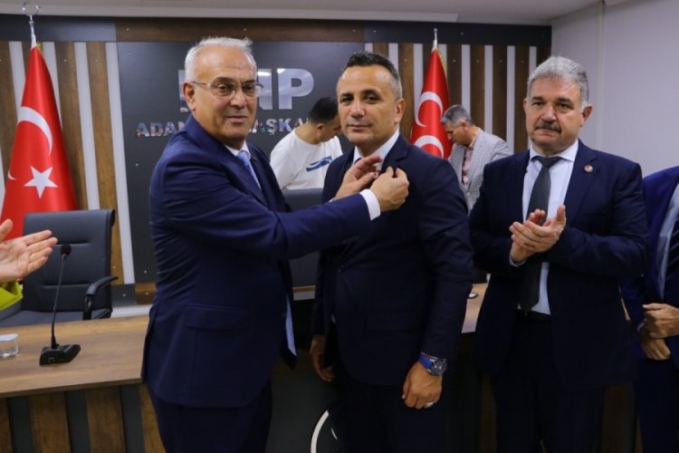 Adana'da Zafer Partisi'nden istifa edenler t&ouml;renle MHP'ye katıldı