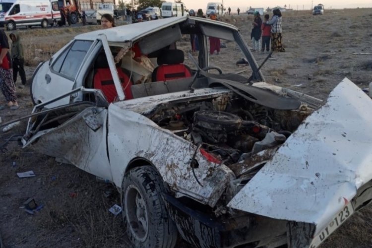 Karaman'da trafik kazası: 2 &ouml;l&uuml;, 1 yaralı