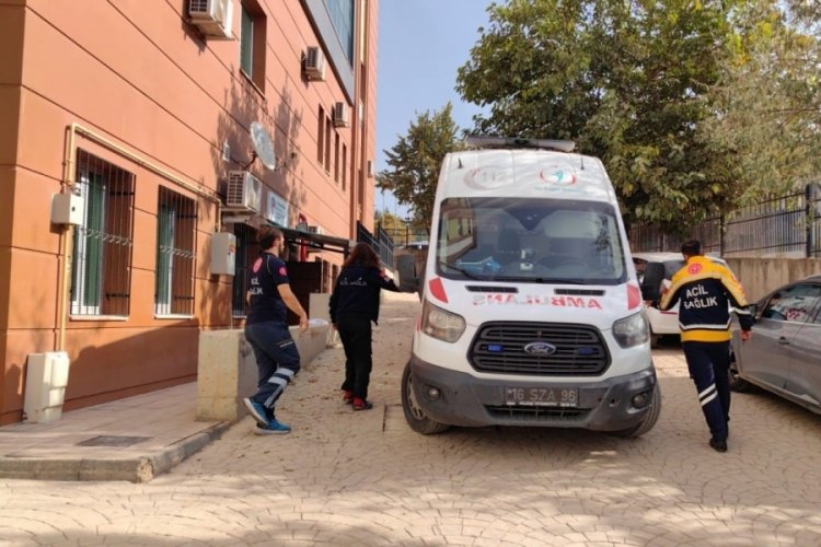 Bursa'da şizofren, ailesini ve sağlık ekiplerini rehin aldı: 3 yaralı