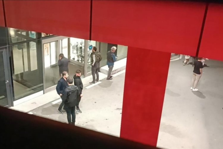 Kocaeli'de d&uuml;ğ&uuml;nde dans ederken kalbinden vuruldu