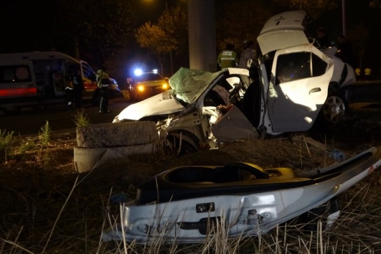 Bursa'da doğum g&uuml;n&uuml; d&ouml;n&uuml;ş&uuml; kaza: 3 &ouml;l&uuml;