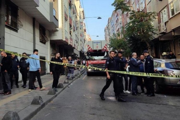 İstanbul'da alkoll&uuml; şahıs ailesiyle tartıştı: Evi yaktı