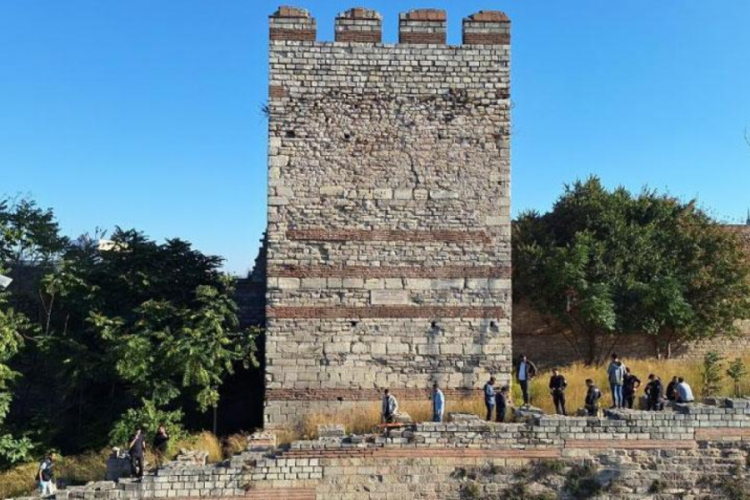 Topkapı Surlarında erkek cesedi bulundu!
