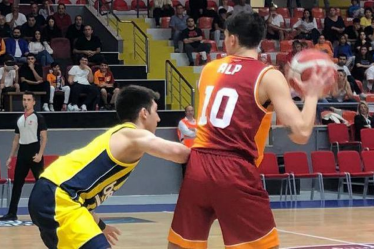 Galatasaray, Aliağa Petkimspor'a mağlup oldu