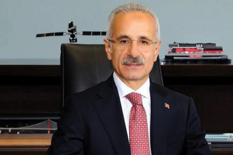 Bakan Uraloğlu: K&uuml;resel bir havacılık merkezi olduk