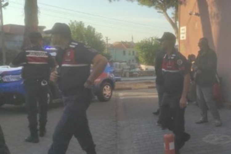 &Ccedil;anakkale'de 10 yaşındaki &ccedil;ocuk tarlada &ouml;l&uuml; bulundu!