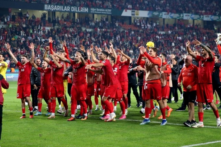 Kılı&ccedil;daroğlu'ndan A Milli Futbol Takımı'na tebrik mesajı