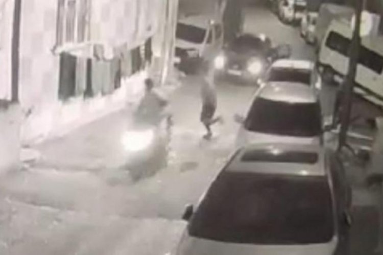 İstanbul'da otomobilin &ouml;n&uuml;n&uuml; kesip kurşun yağdırdılar!