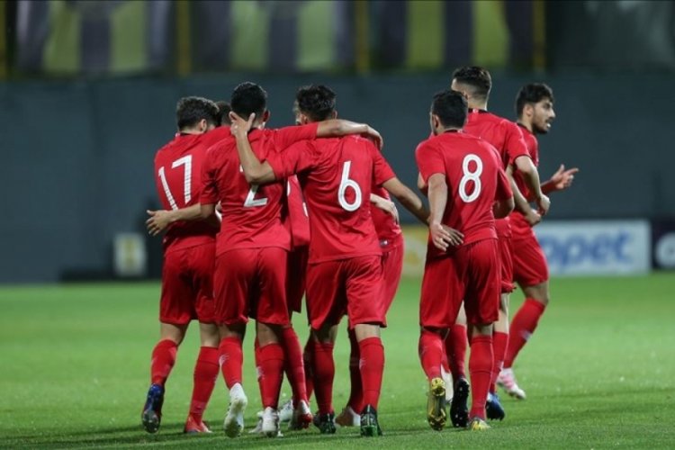 &Uuml;mit Milli Futbol Takımı, yarın Letonya'ya konuk olacak