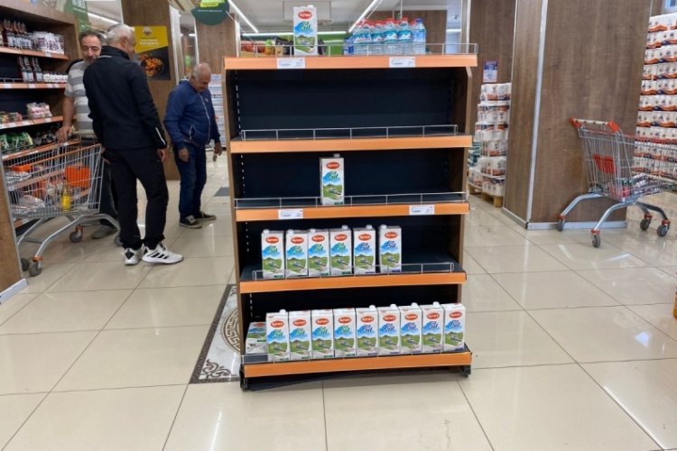 Bursa'da %50 indirimi duyanlar marketlere akın etti