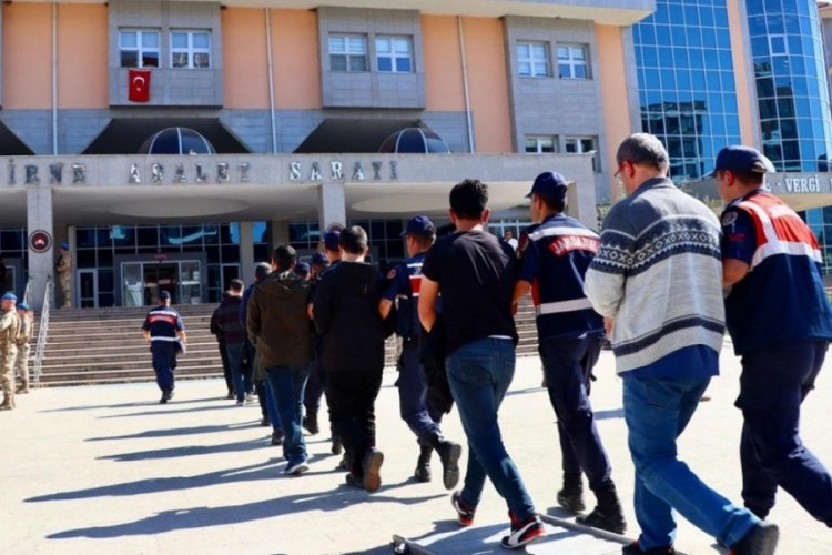 Edirne'de Yunanistan'a ka&ccedil;maya &ccedil;alışan 51 kişi yakalandı