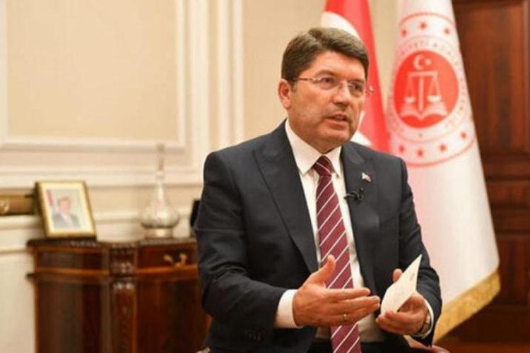 Bakan Tun&ccedil;'tan ihbar dilek&ccedil;esi a&ccedil;ıklaması