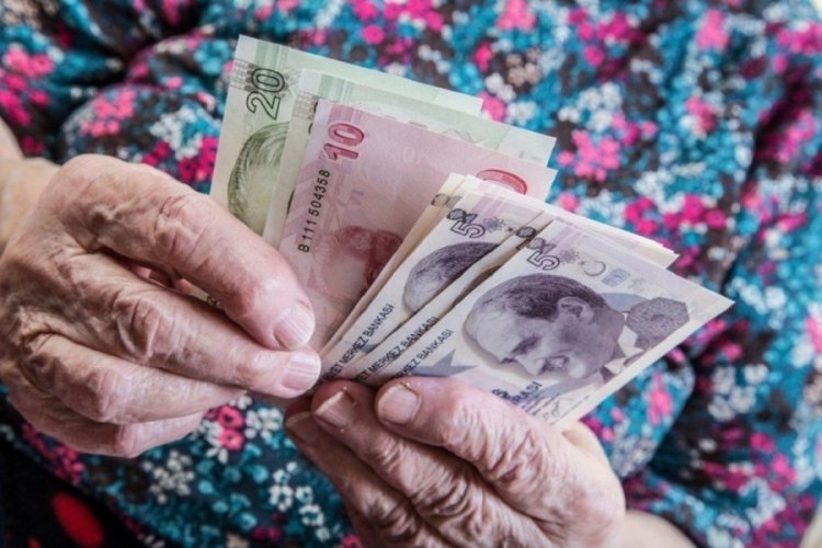 Milyonlarca kişiyi ilgilendiriyor: Emeklilik yaşında yeni d&uuml;zenleme geliyor