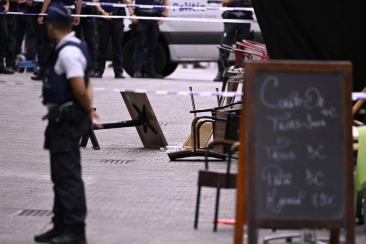 Bel&ccedil;ika'da saldırgan olduğundan ş&uuml;phelenilen kişi bir kafede vuruldu