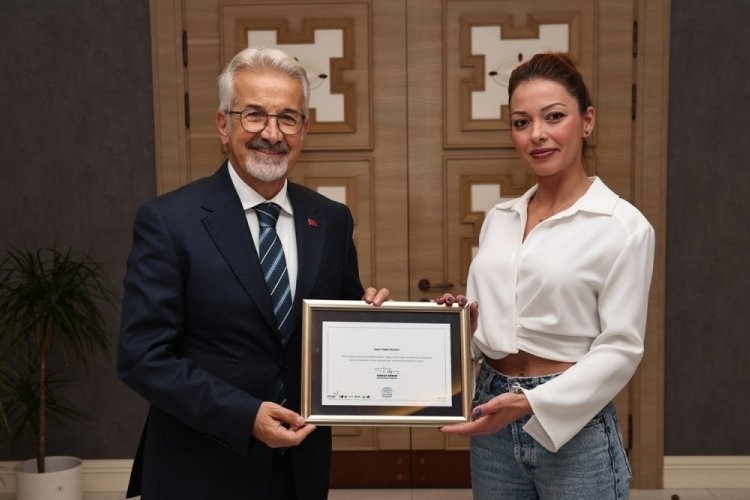 Turgay Erdem'den yoga eğitmenlerine teşekk&uuml;r