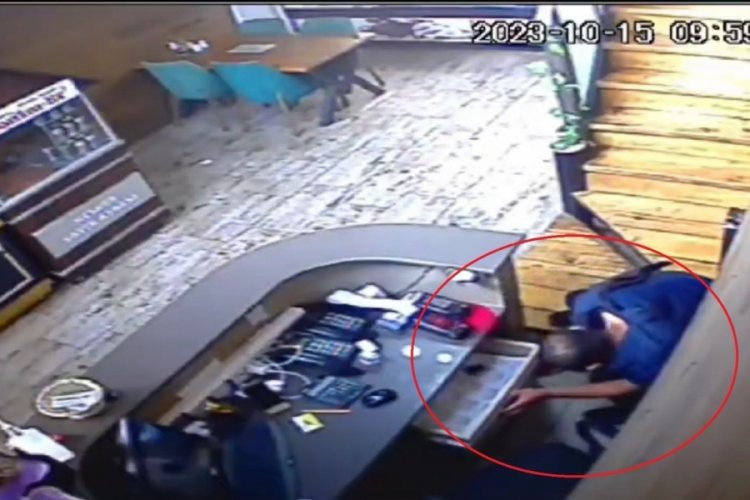 Bursa'da kebap&ccedil;ıya giren hırsız para bulamayınca bakın neyi &ccedil;aldı