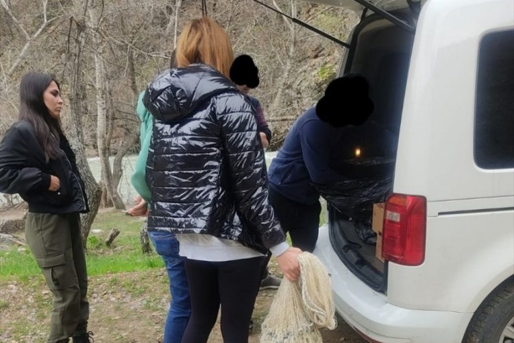 Tunceli'de ka&ccedil;ak balık avlayanlara 193 bin 634 lira ceza