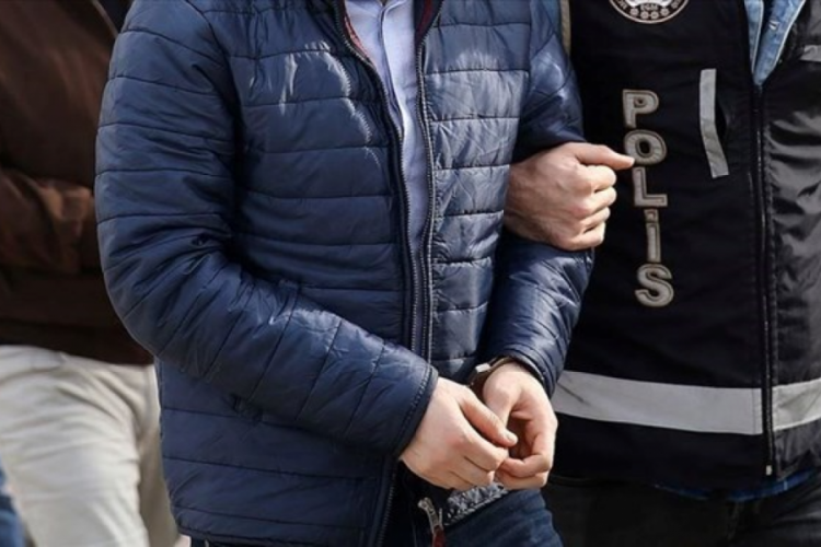 T&uuml;rkiye'nin kırmızı b&uuml;ltenle aradığı zanlı yakalandı