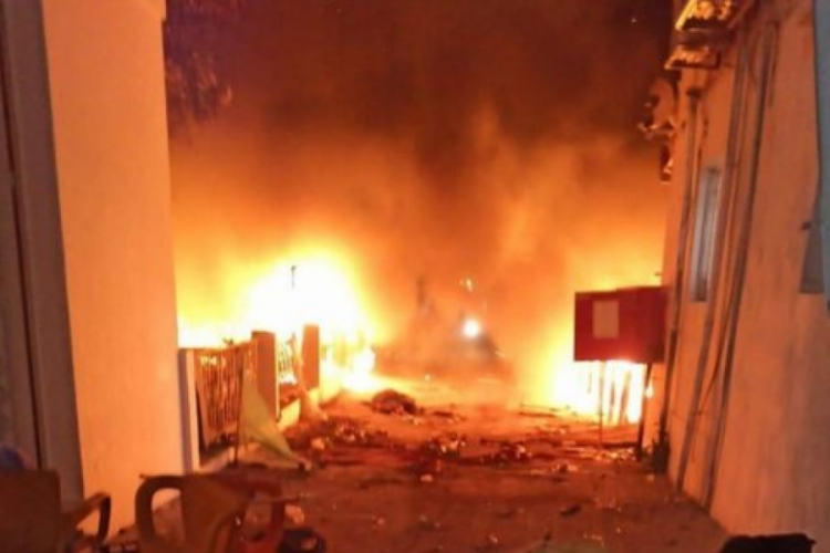 İsrail, Gazze'deki bir hastaneyi vurdu