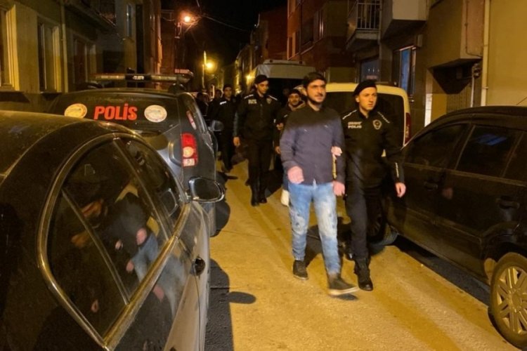 Bursa'da 37 ka&ccedil;ak g&ouml;&ccedil;men yakalandı