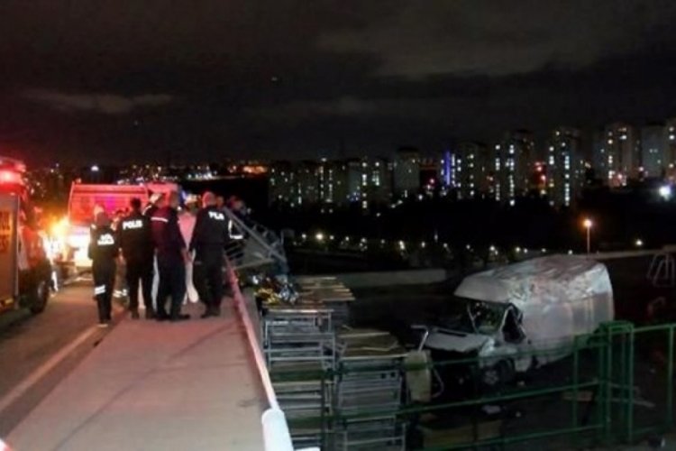 İstanbul'da minib&uuml;s şarampole u&ccedil;tu: 1 &ouml;l&uuml;, 1 yaralı