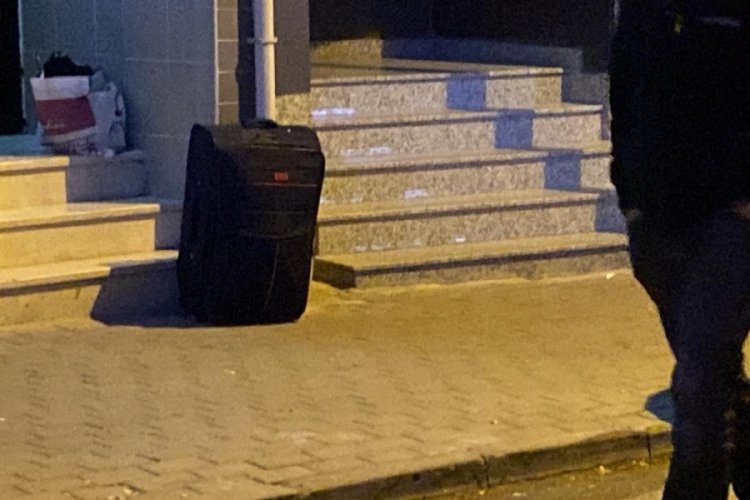 Bilecik AK Parti İl Başkanlığı &ouml;n&uuml;nde ş&uuml;pheli bavul paniği