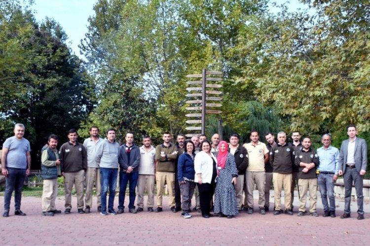 Bursa'da personele 'Kafeste yaşayan canlı bakımı eğitimi' verildi