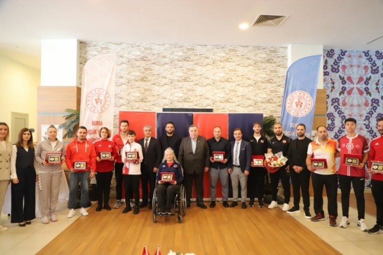 Bursa'da Sporun 'enleri' yine B&uuml;y&uuml;kşehir Belediyespor'dan