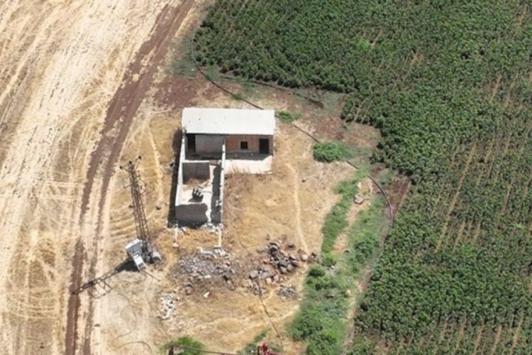 Şanlıurfa'da ka&ccedil;ak trafoları almak isteyen ekibe taşlı saldırı