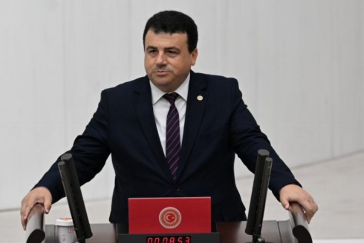 CHP Bursa Milletvekili &Ouml;zt&uuml;rk: Gen&ccedil;lerimiz T&uuml;rkiye'de yaşamaktan vazge&ccedil;mektedir